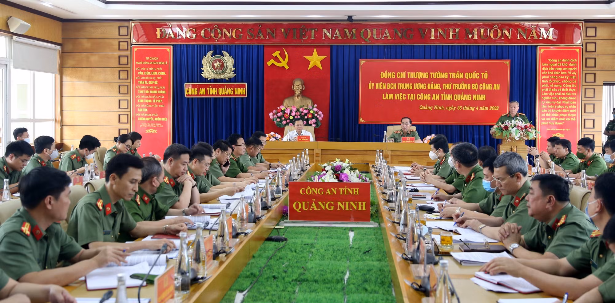 Thứ trưởng Trần Quốc Tỏ làm việc với Công an tỉnh Quảng Ninh -0
