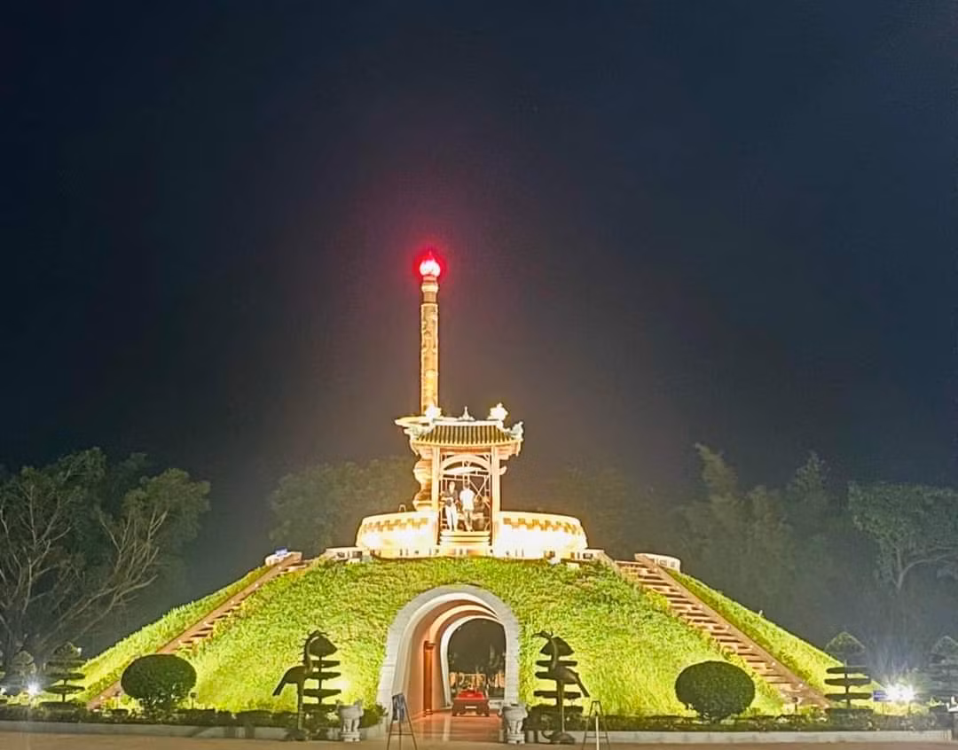 Chiếu sáng nghệ thuật tại di tích quốc gia đặc biệt và nghĩa trang liệt sĩ Trường Sơn ở Quảng Trị -0