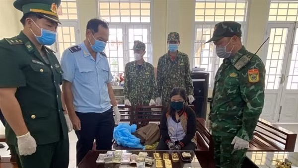Nỗ lực ngăn chặn vàng lậu qua biên giới