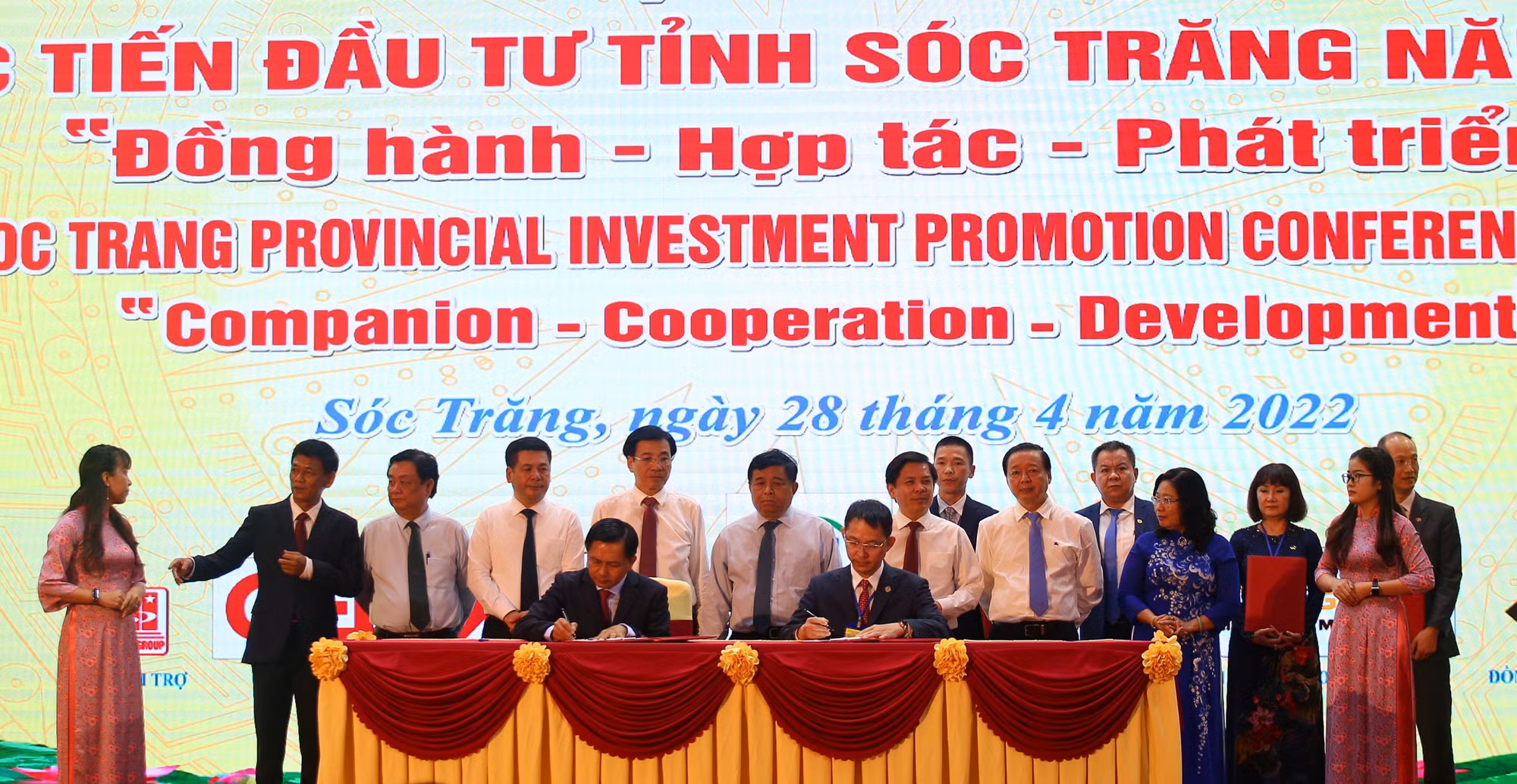 Thủ tướng dự Hội nghị xúc tiến đầu tư tỉnh Sóc Trăng -0