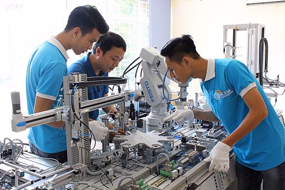 Chính sách hỗ trợ đào tạo lại lao động: Nhiều quy định khó đang “bó chân” doanh nghiệp -0