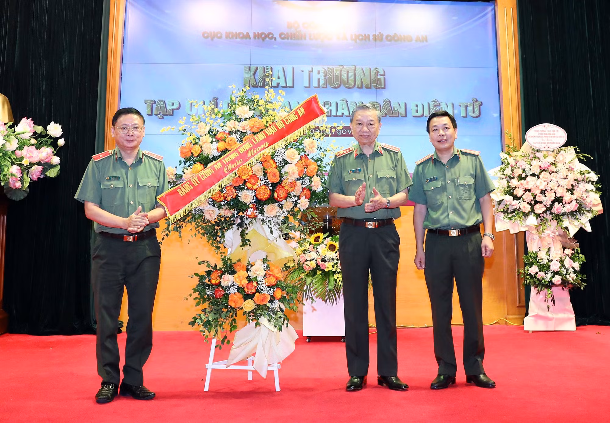 Đẩy mạnh phát triển công tác thông tin về khoa học và công nghệ trong lực lượng CAND -0