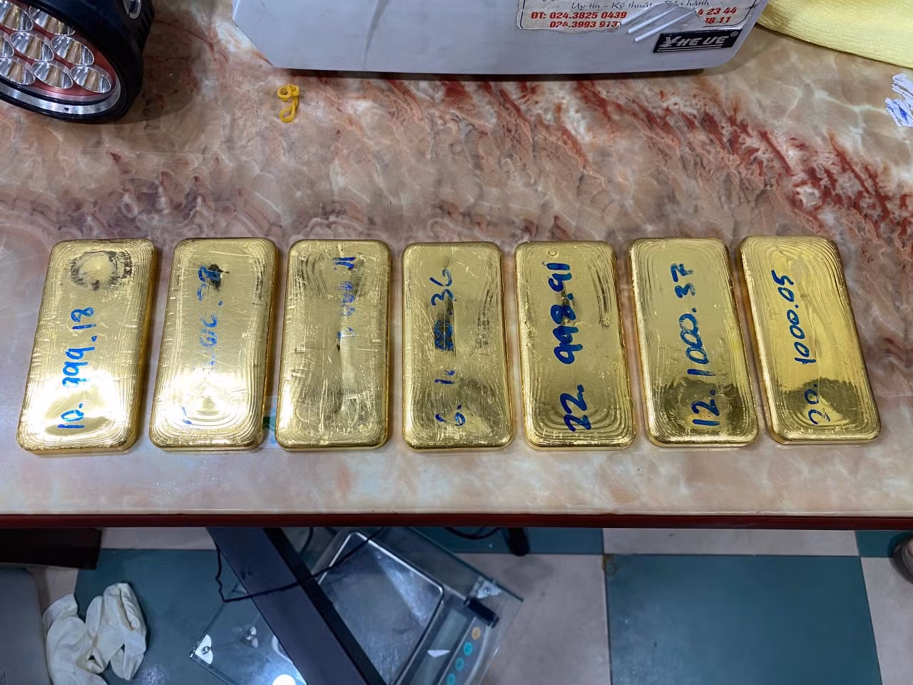 Những hình ảnh mới nhất trong vụ bắt giữ trùm buôn lậu 3 tấn vàng từ Lào về Việt Nam -0