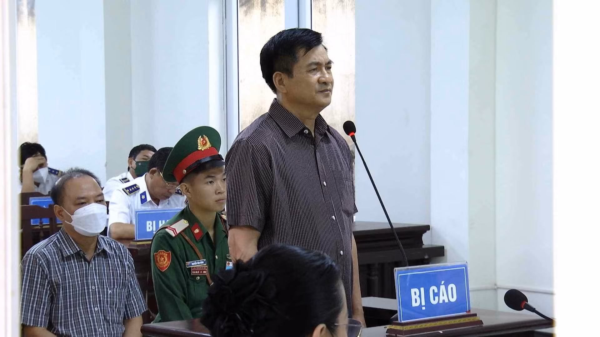 Vụ án tham ô 50 tỷ đồng ở Bộ Tư lệnh Cảnh sát biển: Chưa kịp sử dụng tiền được chia thì đã nộp lại -0