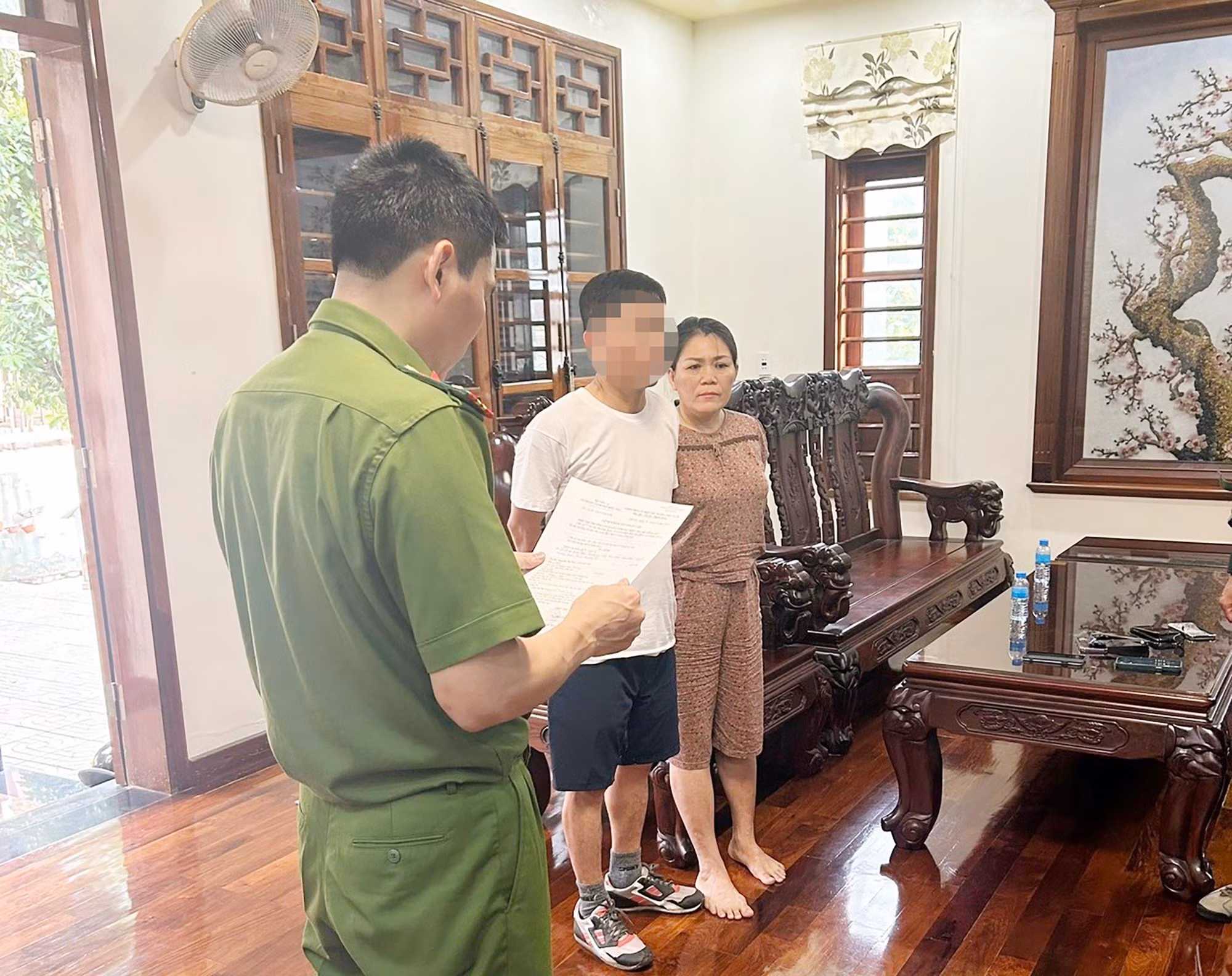 Những hình ảnh mới nhất trong vụ bắt giữ trùm buôn lậu 3 tấn vàng từ Lào về Việt Nam -0