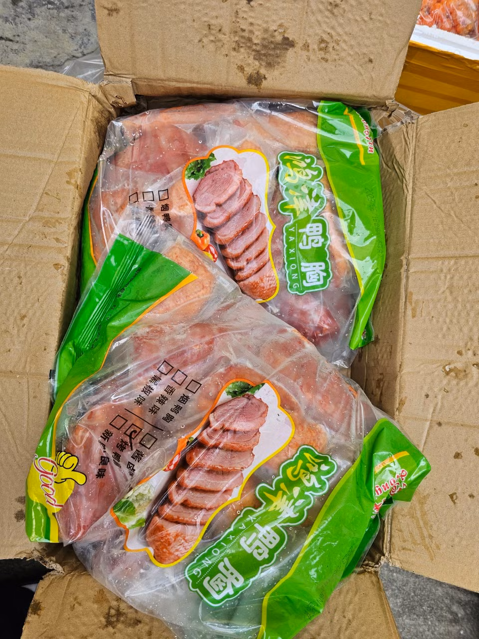 Tạm giữ gần 3 tấn thịt vịt và trứng gà non đông lạnh -1