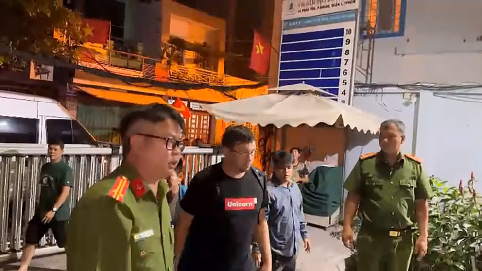 Gã ngoại quốc điều hành đường dây “tín dụng đen” -0