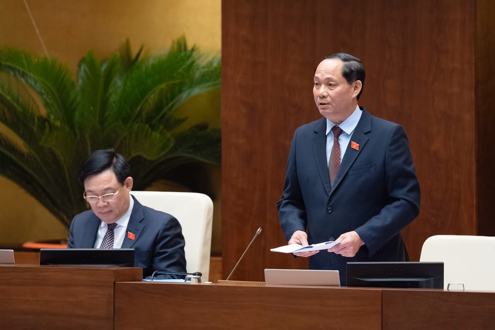 Quốc hội quyết định giám sát quản lý thị trường bất động sản và phát triển nhà ở xã hội -0