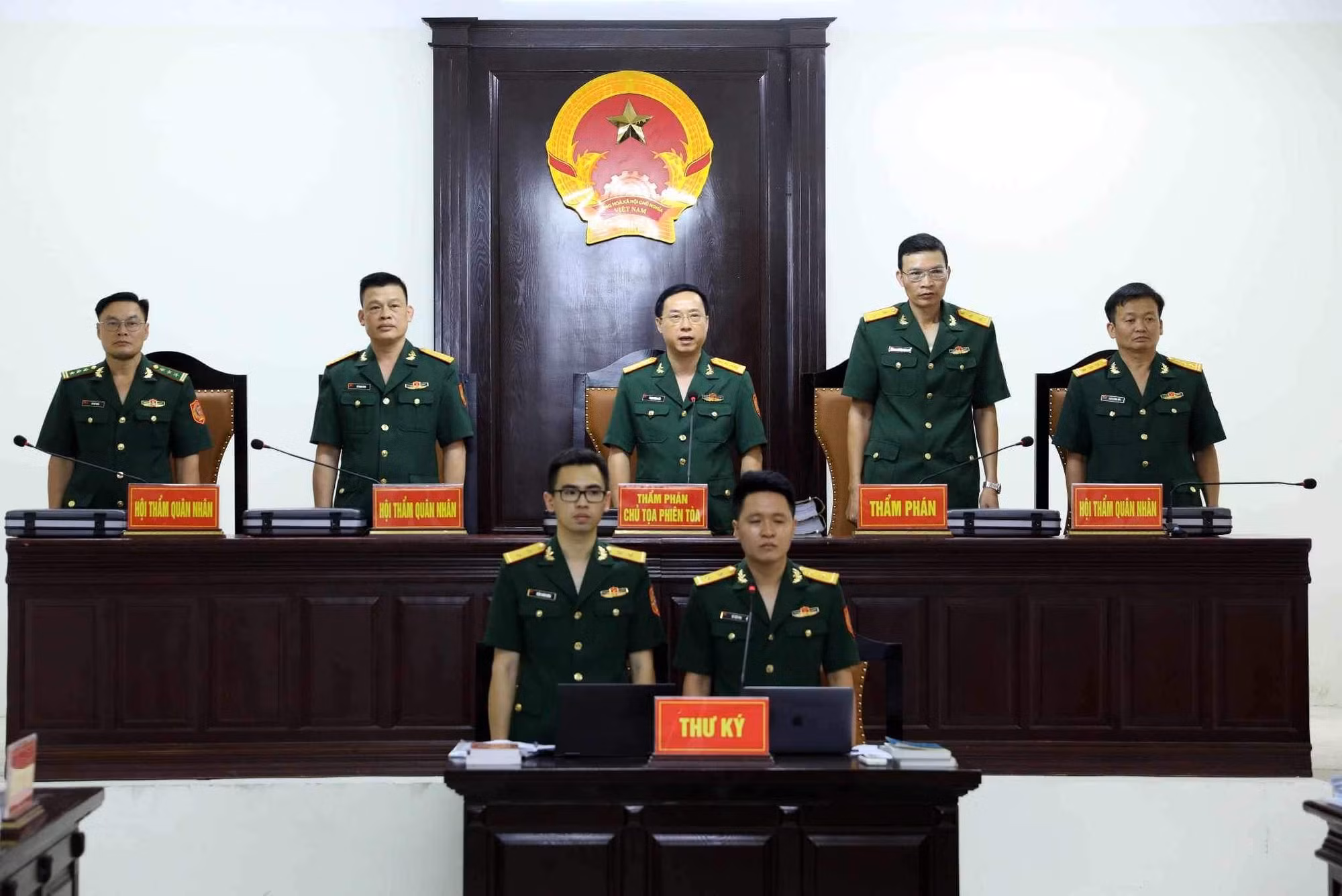 Xét xử 5 cựu tướng lĩnh Cảnh sát biển trong vụ án tham ô 50 tỷ đồng -0