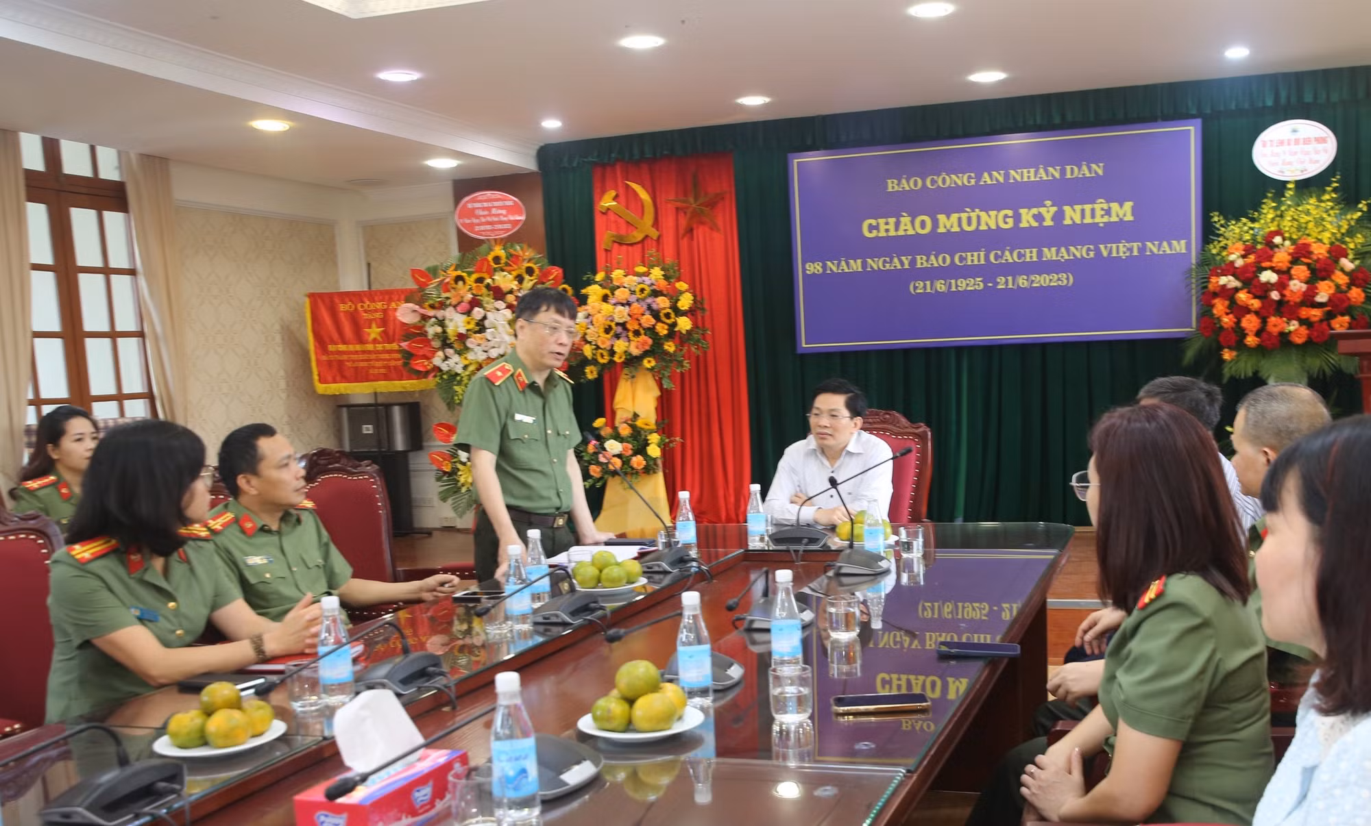 Lãnh đạo các ban, bộ, ngành thăm, chúc mừng Báo CAND nhân Ngày Báo chí Cách mạng Việt Nam -0