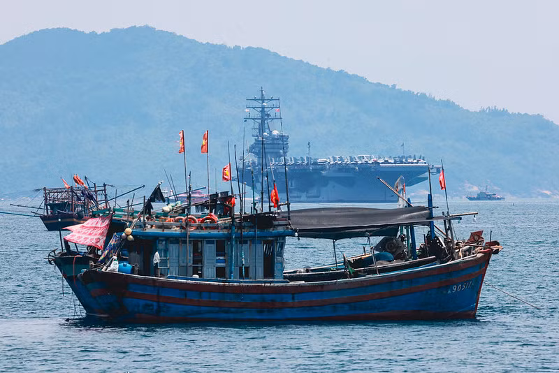 Nhóm tác chiến tàu sân bay USS Ronald Reagan thăm Việt Nam -0