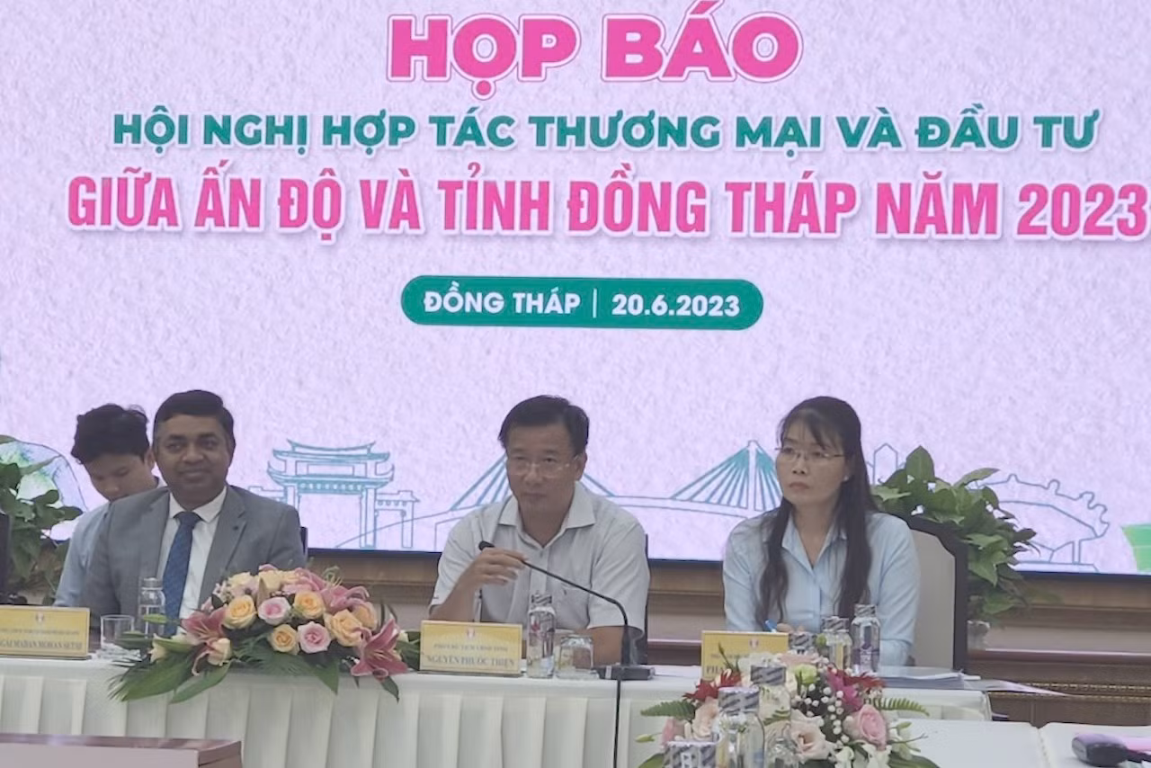 hop tac 2.jpg -0
