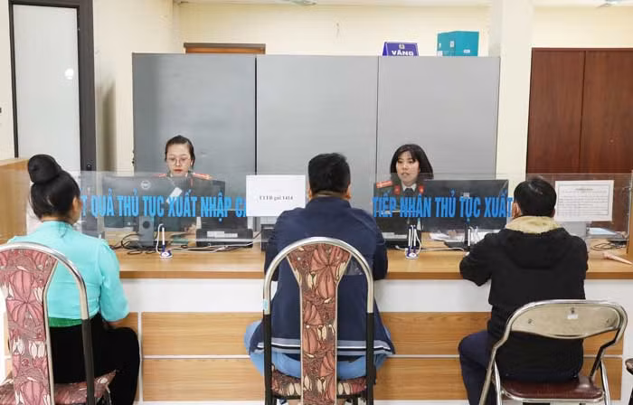“Cò” hộ chiếu online – cẩn thận tiền mất tật mang -0