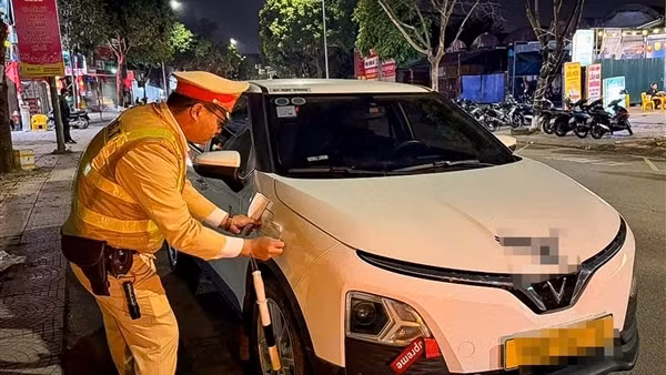 Hà Nội kiểm soát chặt nồng độ cồn sau Tết tại cửa ngõ Thủ đô
