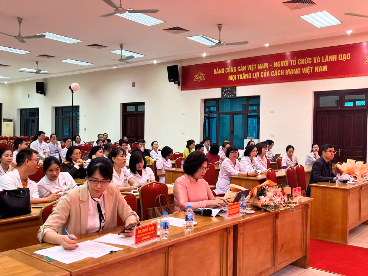 Nâng cao chất lượng ngoại ngữ cho đội ngũ y bác sĩ, đáp ứng hội nhập quốc tế -0