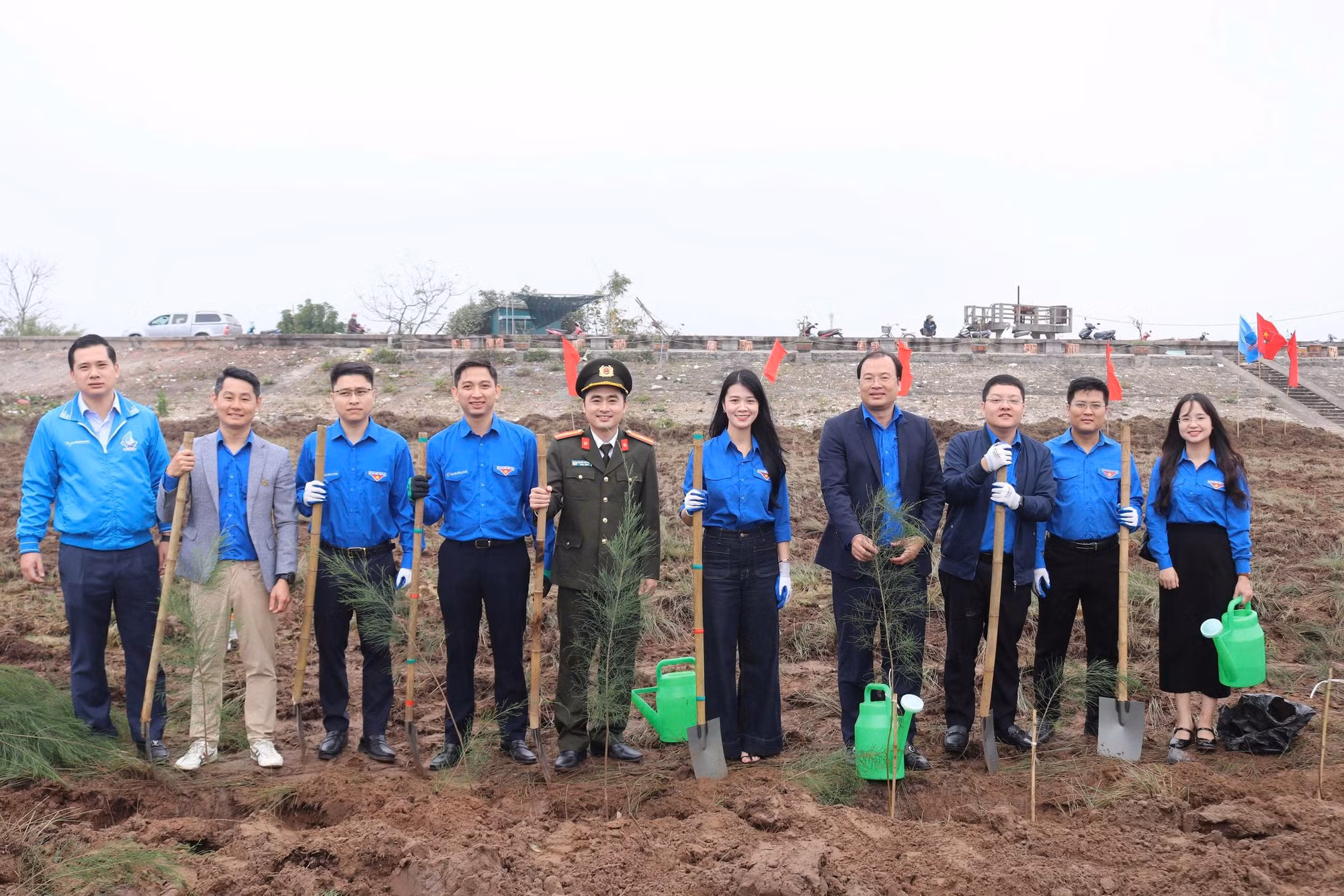 Tuổi trẻ Cục An ninh chính trị nội bộ hưởng ứng Tết trồng cây và Tháng Thanh niên tại Hưng Yên -0