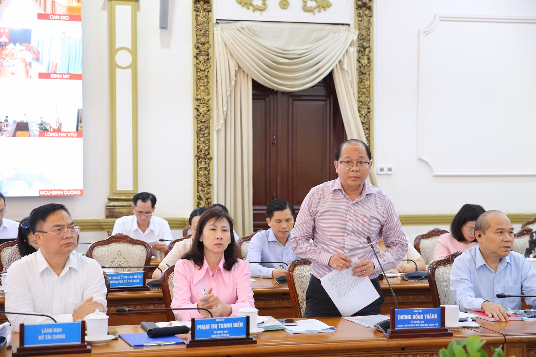 TP Hồ Chí Minh: Người dân vui Xuân đón Tết, tin tưởng vào định hướng phát triển của thành phố -3