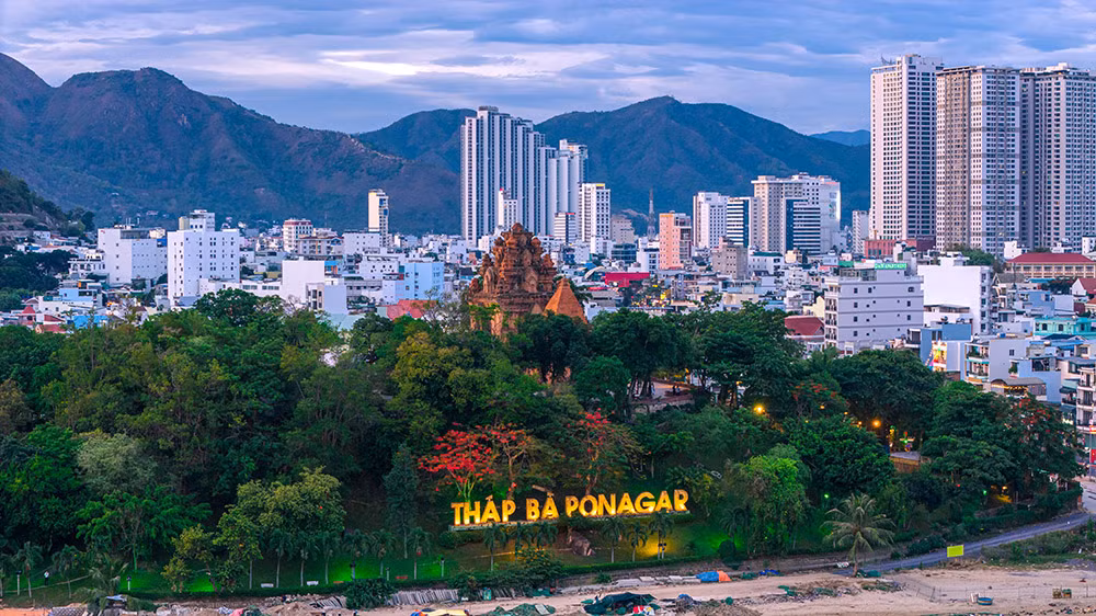 Di sản Champa thức giấc trong hình hài những tòa tháp biểu tượng tại Nam Nha Trang -0