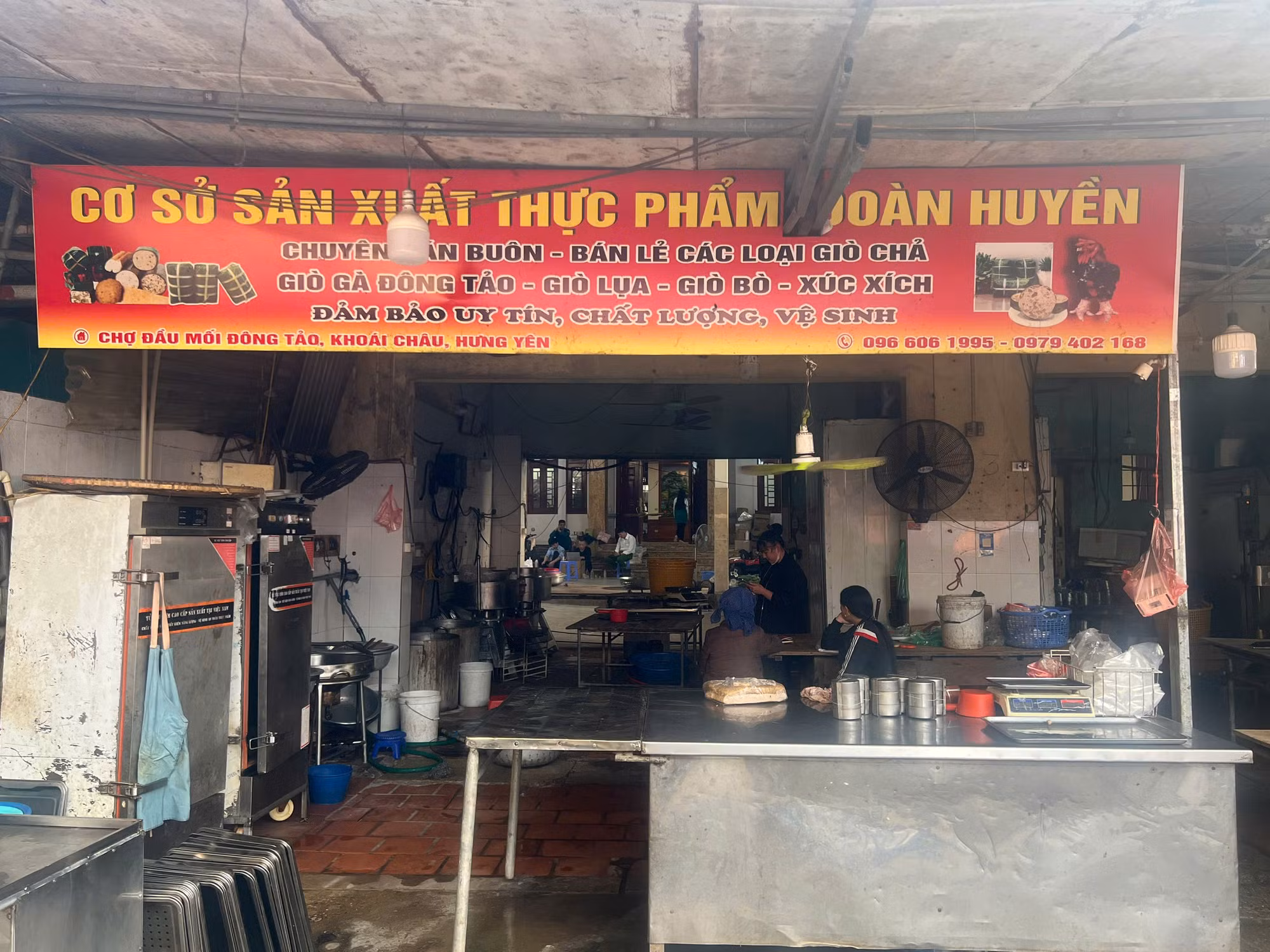 Khởi tố chủ cơ sở sản xuất giò chả sử dụng hàn the -1
