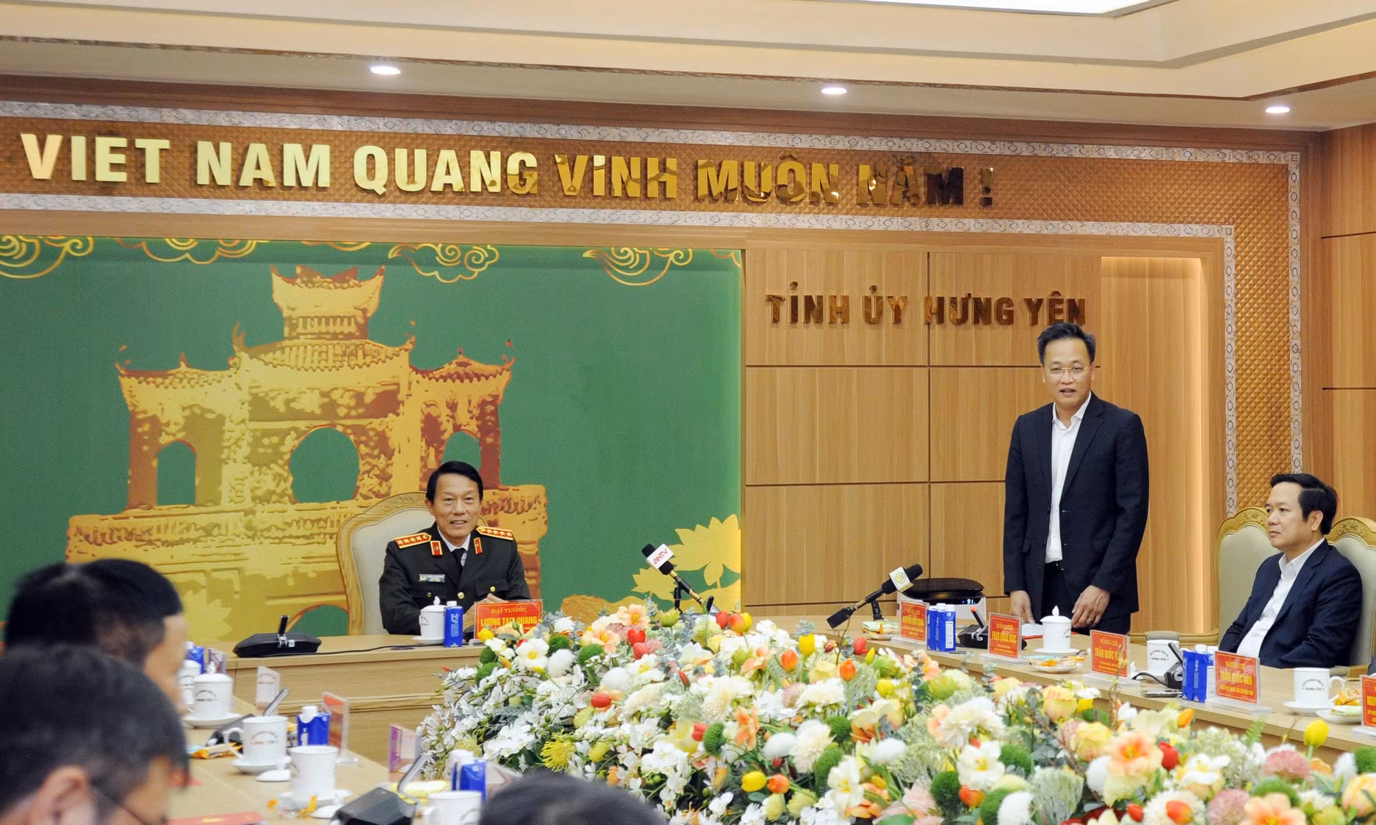 Bộ trưởng Lương Tam Quang thăm, chúc Tết đảng bộ, chính quyền và nhân dân tỉnh Hưng Yên -0