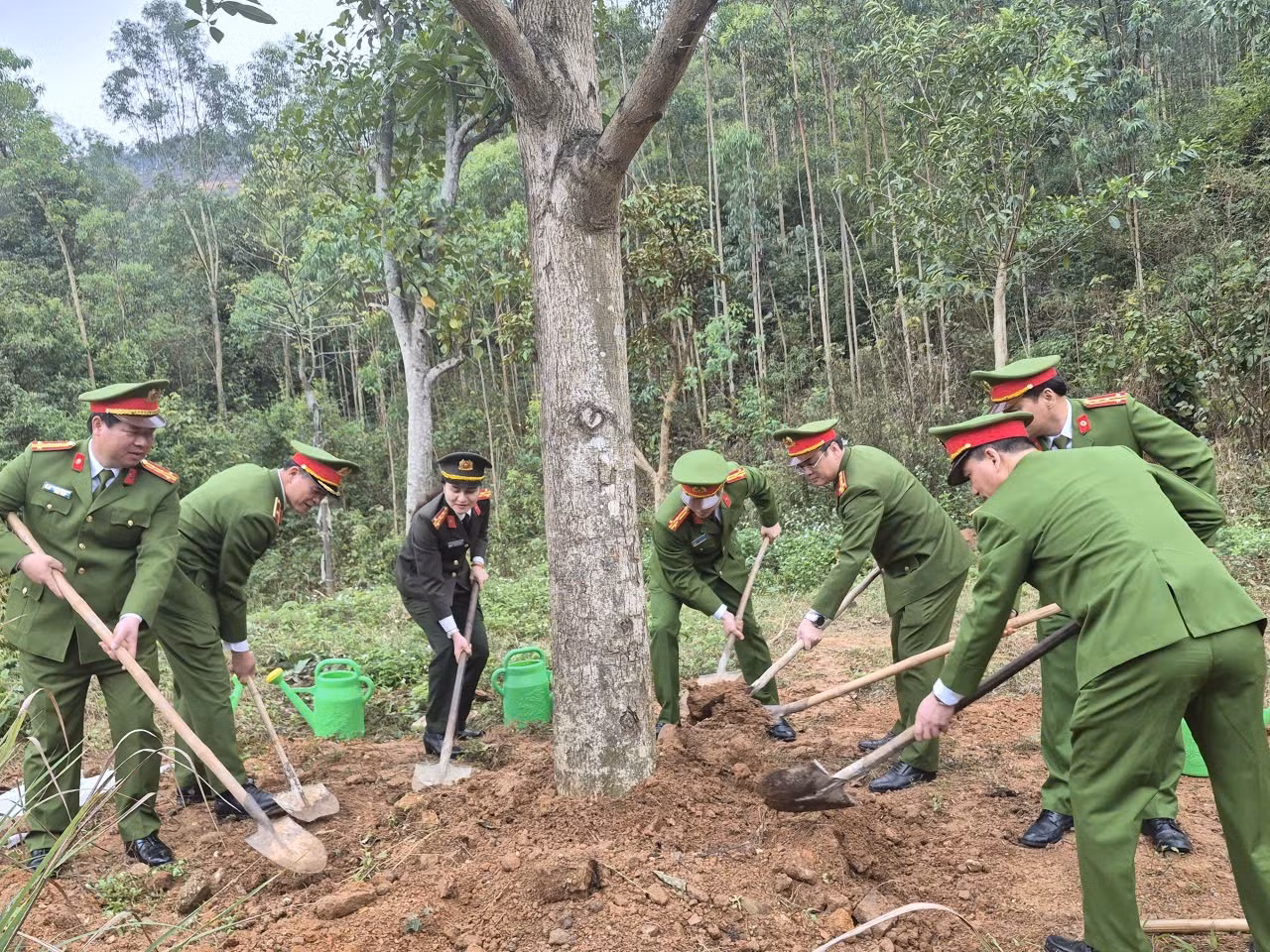 Cục Cảnh sát môi trường báo công và phát động Tết trồng cây tại Khu lưu niệm sáu điều Bác Hồ dạy CAND -0