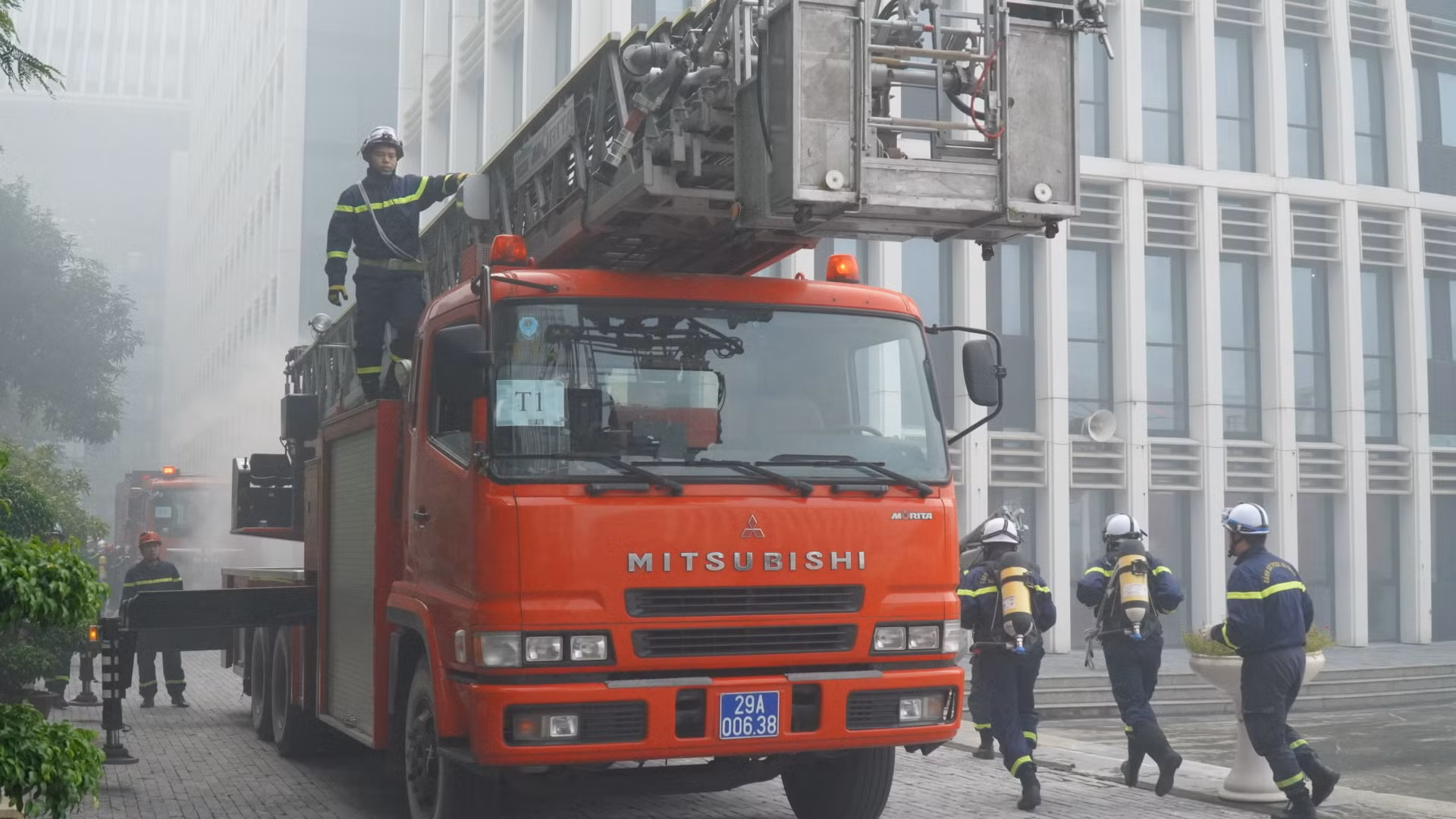 Diễn tập chữa cháy và cứu nạn cứu hộ tại trụ sở Bộ Công an -1