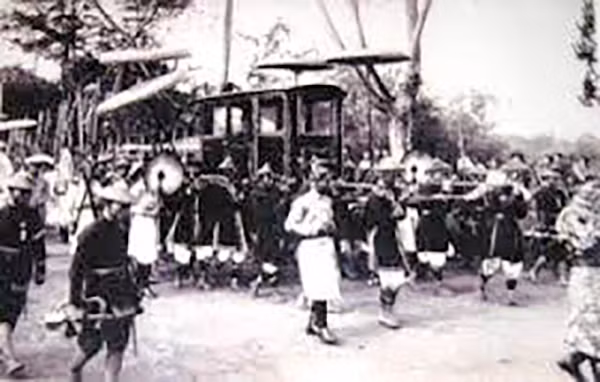 Tú Xương - những “cái lạ đời”! -0