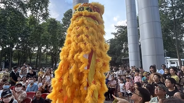Vui đón Trung thu sớm kết hợp khám phá văn hóa, khoa học
