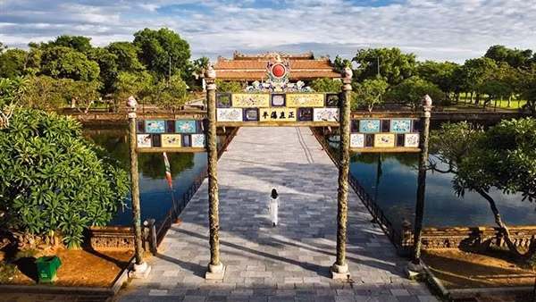 Nắng nóng, oi bức trên 35 độ C khắp Bắc và Trung Bộ