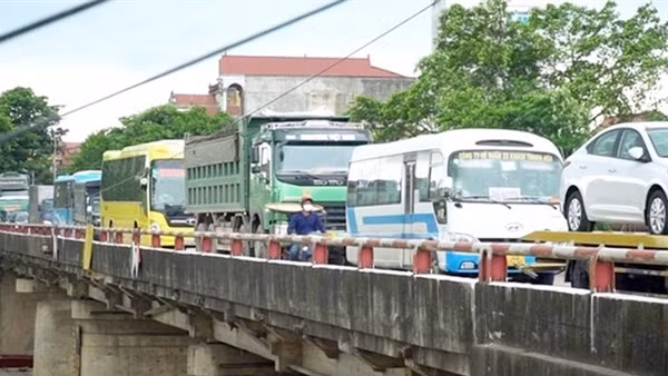 Gỡ vướng mặt bằng dự án cải tạo cầu yếu trên địa bàn Hà Nội trong tháng 9/2023