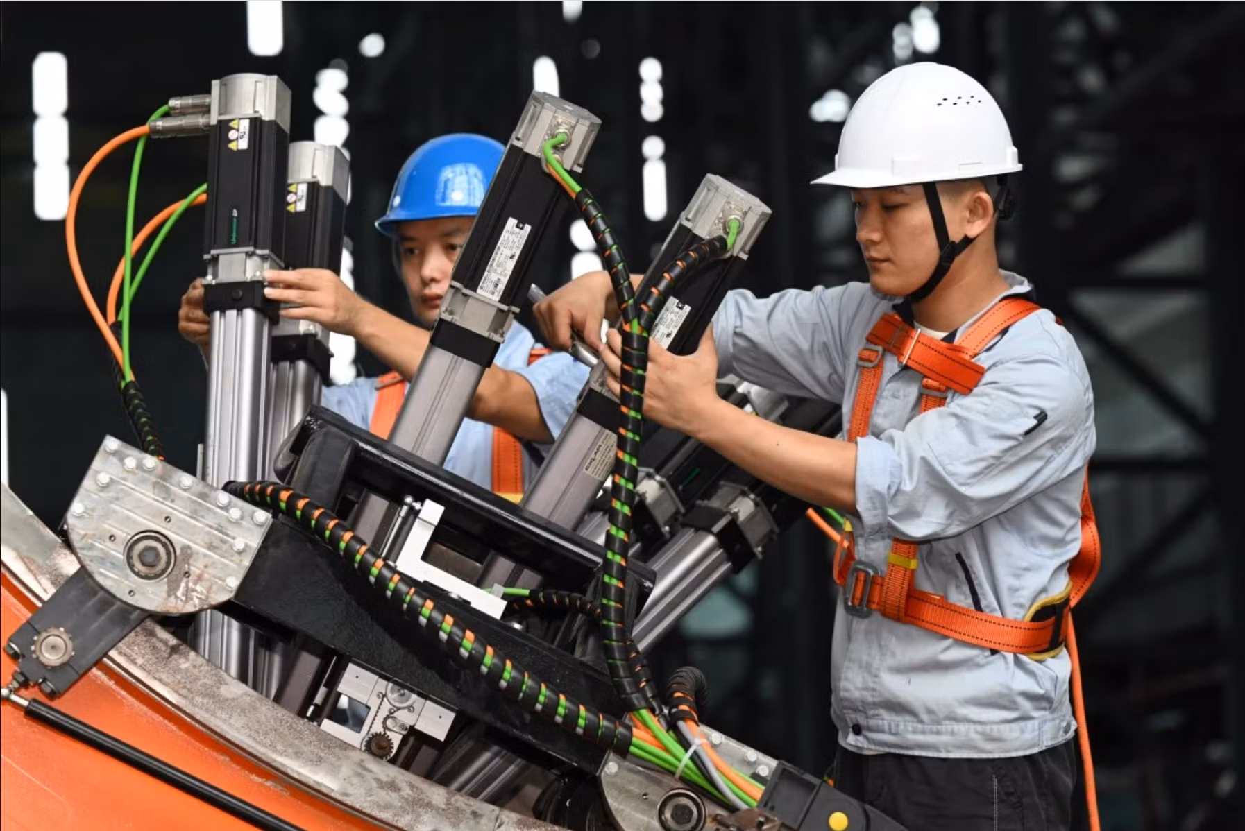 Bước tiến nhỏ tới tham vọng lớn -0