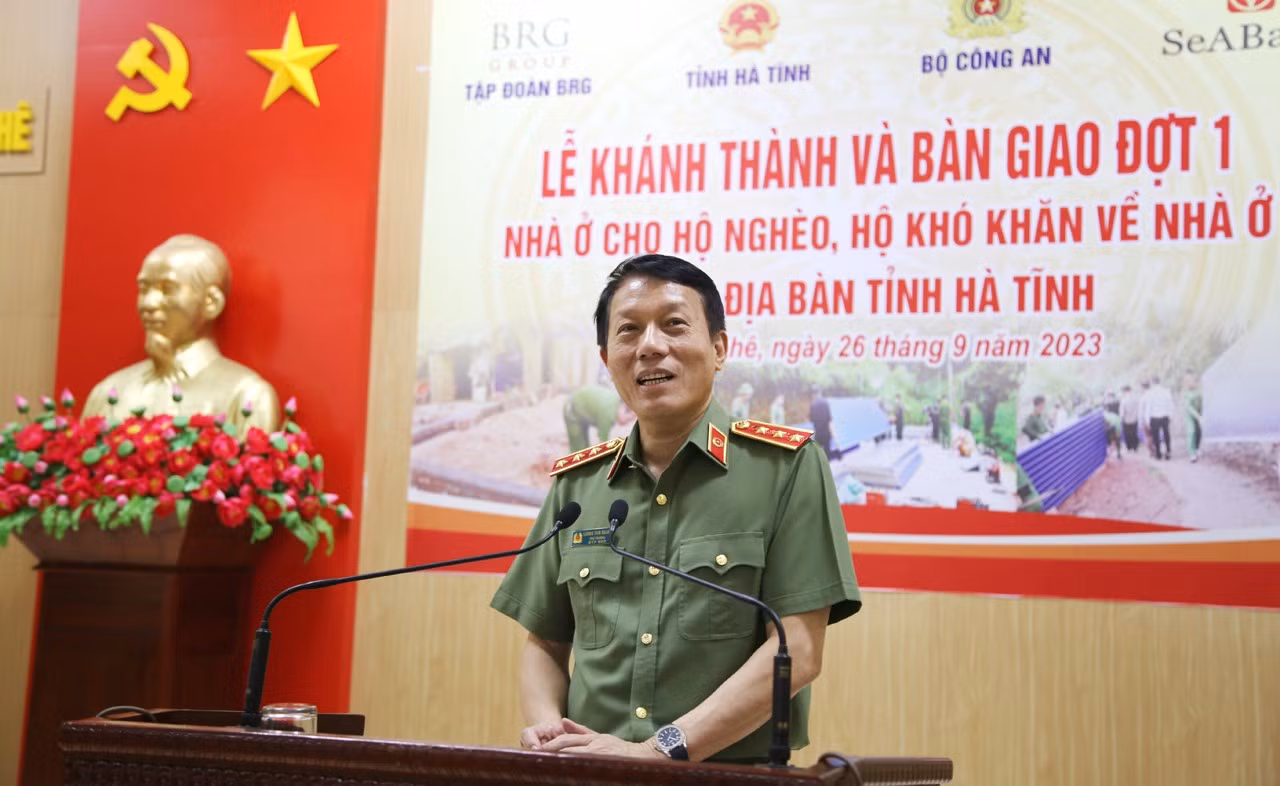 Thứ trưởng Lương Tam Quang dự lễ khánh thành nhà cho người nghèo tại Hà Tĩnh -1