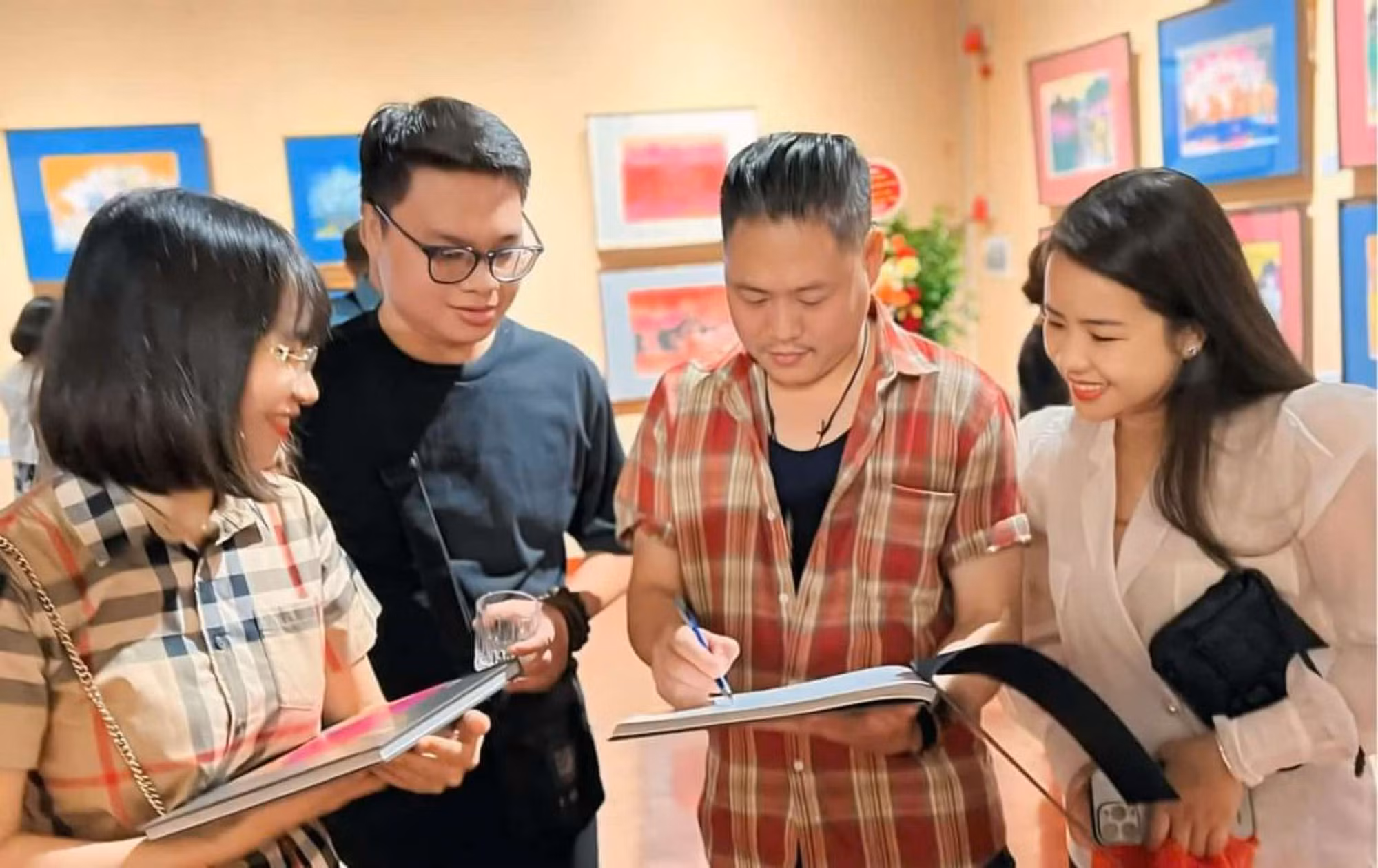Họa sĩ Nguyễn Quốc Thắng:&nbsp;Người của làng -0
