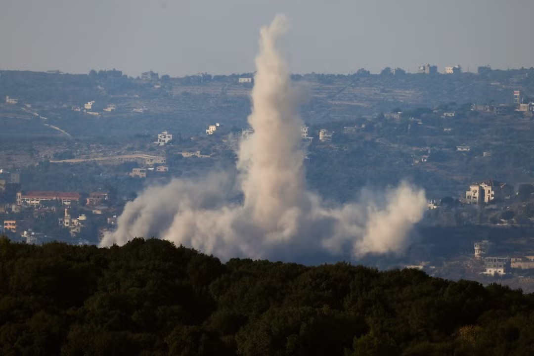 Israel không kích dồn dập các mục tiêu của Houthi ở Yemen -0