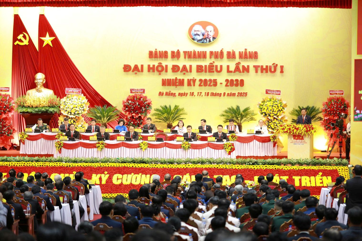 Đại hội lần thứ I Đảng bộ TP Đà Nẵng: Khát vọng và khí thế mới trên hành trình phát triển -1