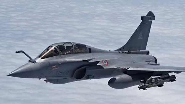 Pháp điều ba tiêm kích Rafale tới bảo vệ không phận Ba Lan