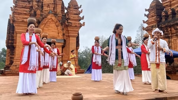 Tổ chức Ngày hội Văn hóa dân tộc Chăm lần thứ VI tại tỉnh Khánh Hòa