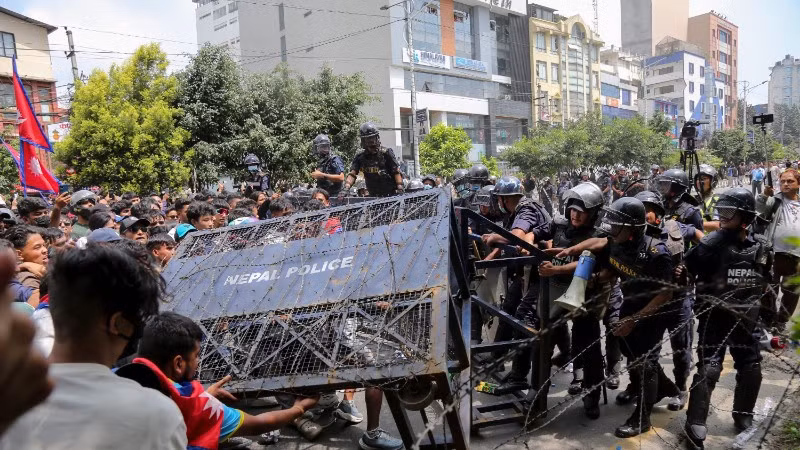 Cảnh giác âm mưu lợi dụng biểu tình, bạo loạn ở Indonesia, Nepal để kích động “cách mạng màu” -0
