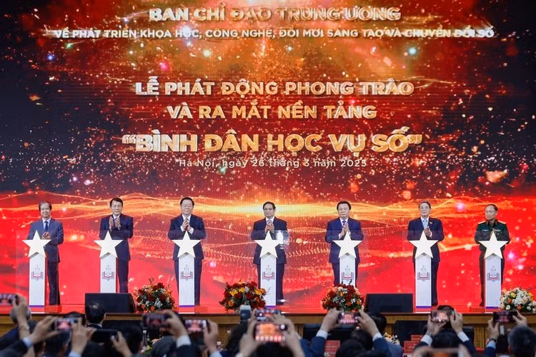 l- phát d-ng bình dân h-c v- s- c-a chính ph-.jpg -0
