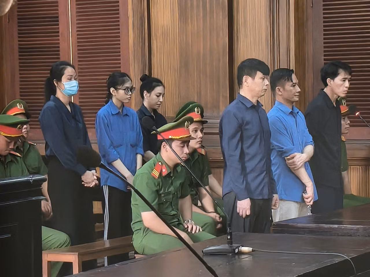 Tuyên 5 án chung thân đối với các bị cáo trong đường dây mua bán, vận chuyển hơn 118 kg ma túy -0