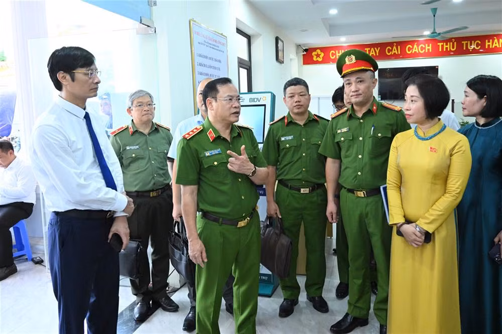 Thứ trưởng Nguyễn Văn Long kiểm tra công tác đảm bảo dịch vụ công tại Hà Nội và Phú Thọ -0