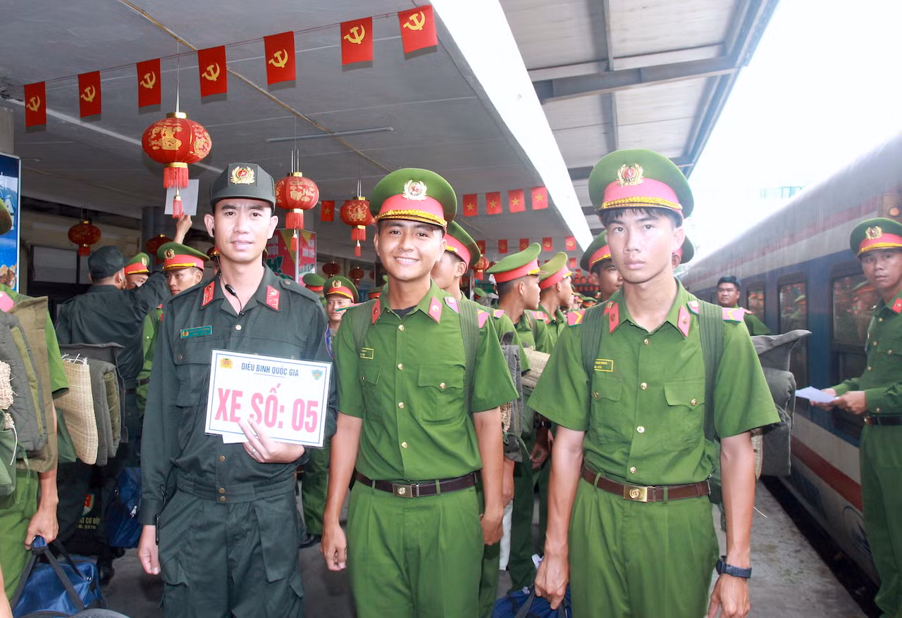 Những khoảnh khắc đầu tiên của các chiến sĩ Cảnh sát cơ động miền Nam tại Thủ đô -3