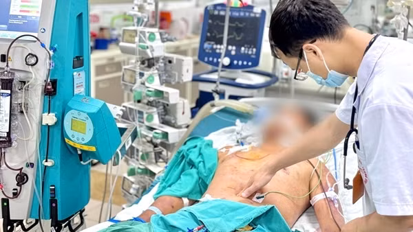 Nguy kịch sau 3 ngày ăn tiết canh