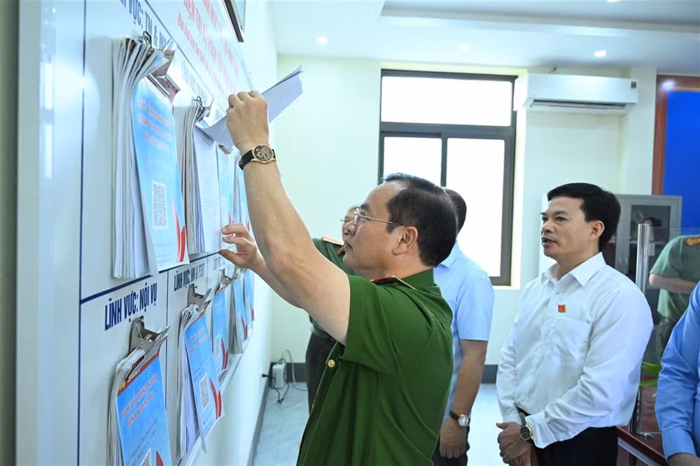 Thứ trưởng Nguyễn Văn Long kiểm tra công tác đảm bảo dịch vụ công tại Hà Nội và Phú Thọ -0