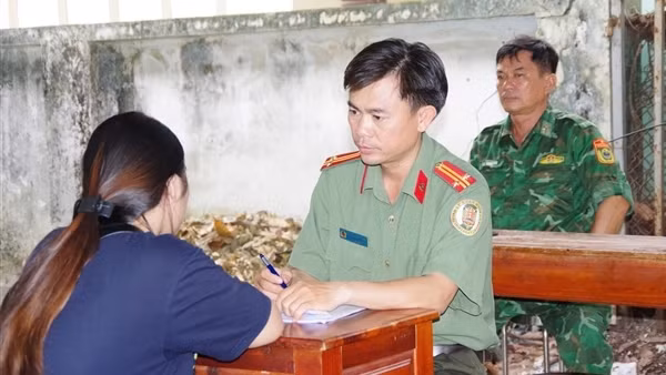 Tiếp nhận 38 công dân từ Campuchia, phát hiện 8 đối tượng tiền án, tiền sự nguy hiểm