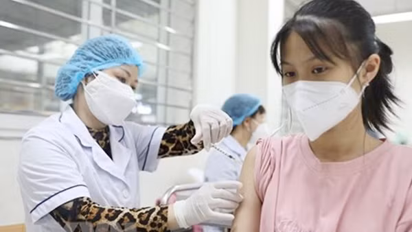 Chủng mới SARS-CoV-2 đang chiếm ưu thế, Bộ Y tế khuyến cáo tiêm vaccine đủ, đúng lịch