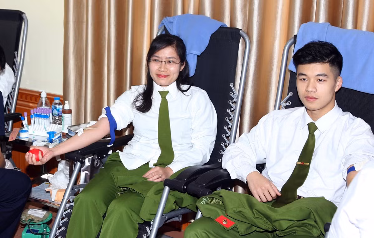 Trường Cao đẳng CSND I hiến máu tình nguyện “Giọt máu nghĩa tình vì đồng đội thân yêu” năm 2023 -1