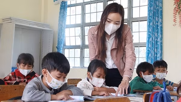 Đảm bảo đủ biên chế cho các địa phương đang thiếu giáo viên dạy chương trình mới