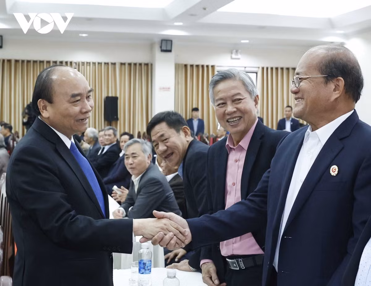 Chủ tịch nước Nguyễn Xuân Phúc gặp mặt nguyên lãnh đạo cấp cao khu vực miền Trung -0
