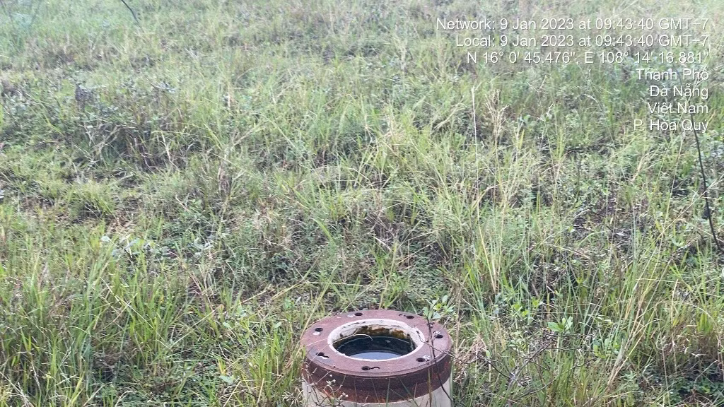 Hàng chục hố trụ bê tông sâu lộ thiên ngay khu dân cư tại Đà Nẵng -1